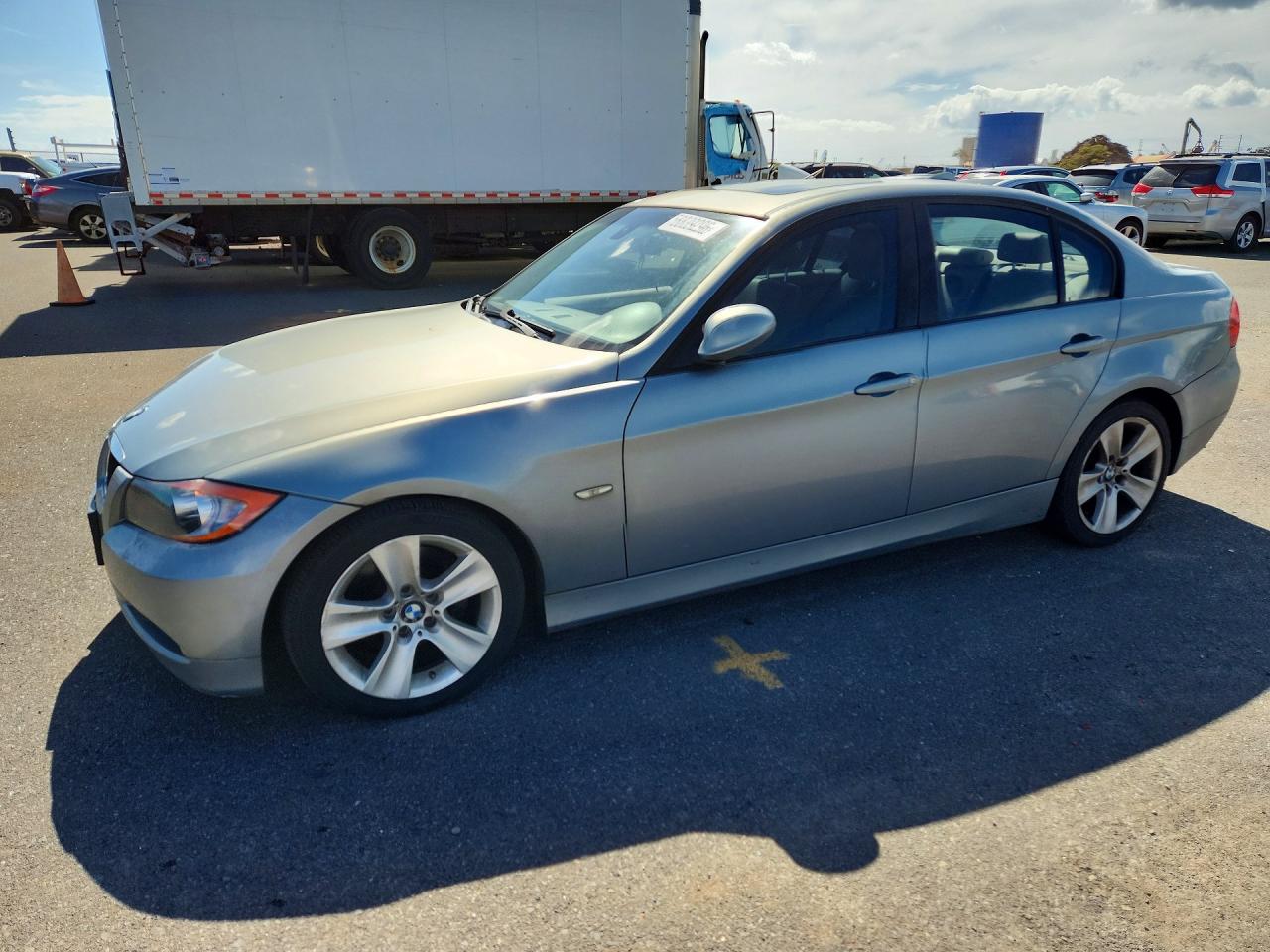 2008 BMW 3 Series 328i, VIN WBAVA37588NL19731 — Перед