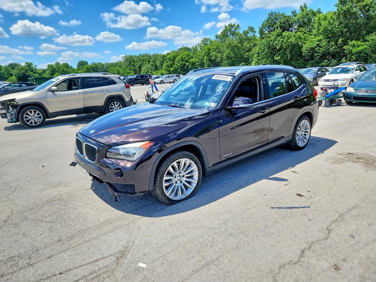 2015 BMW X1 xDrive28i, VIN WBAVL1C52FVY26531 — Front end