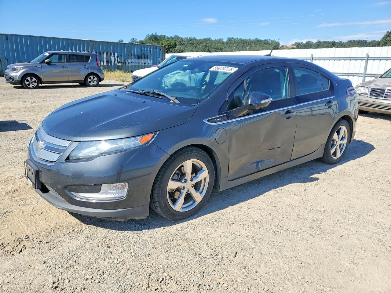 2013 Chevrolet Volt, VIN 1G1RH6E48DU137757 — Side