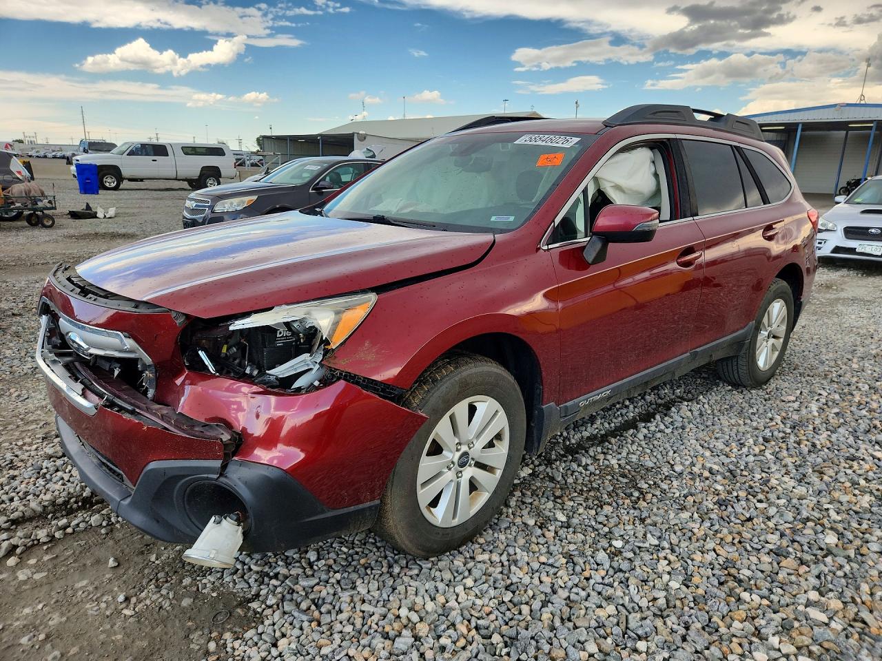 2017 Subaru Outback Premium, VIN 4S4BSAFC6H3428784 — Front end