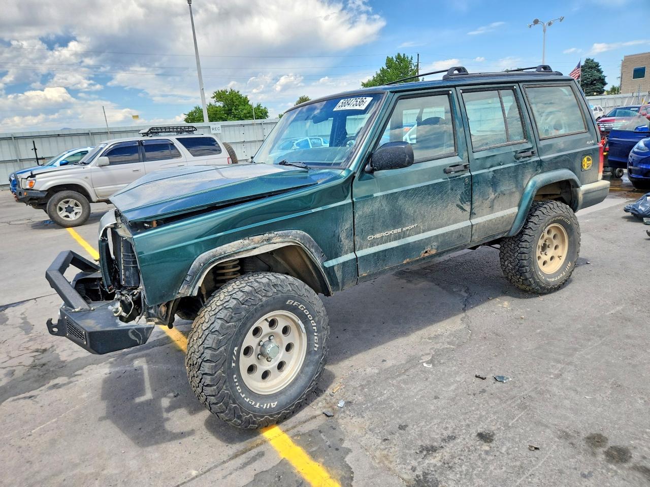 2001 Jeep Cherokee Sport, VIN 1J4FF48S91L507186 — Front end