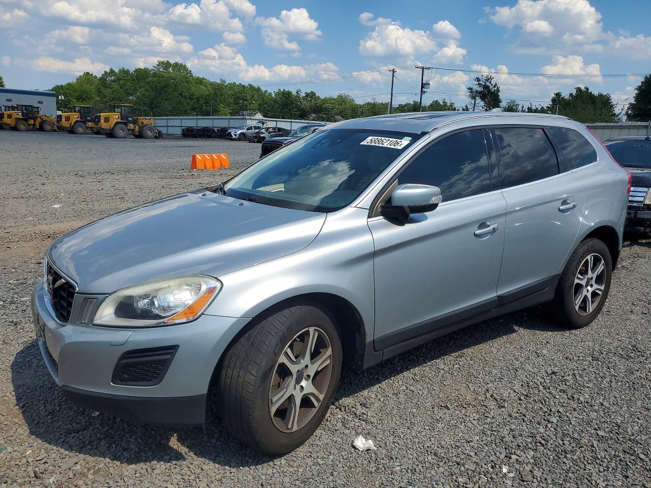 2012 Volvo XC60 3.0L, VIN YV4902DZ0C2263039 — Rear end