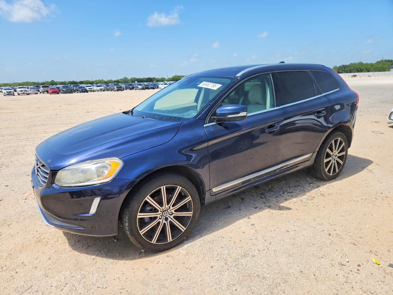 2015 Volvo XC60 T5 Drive-E Premier, VIN YV440MDK6F2685751 — Minor dents and scratches