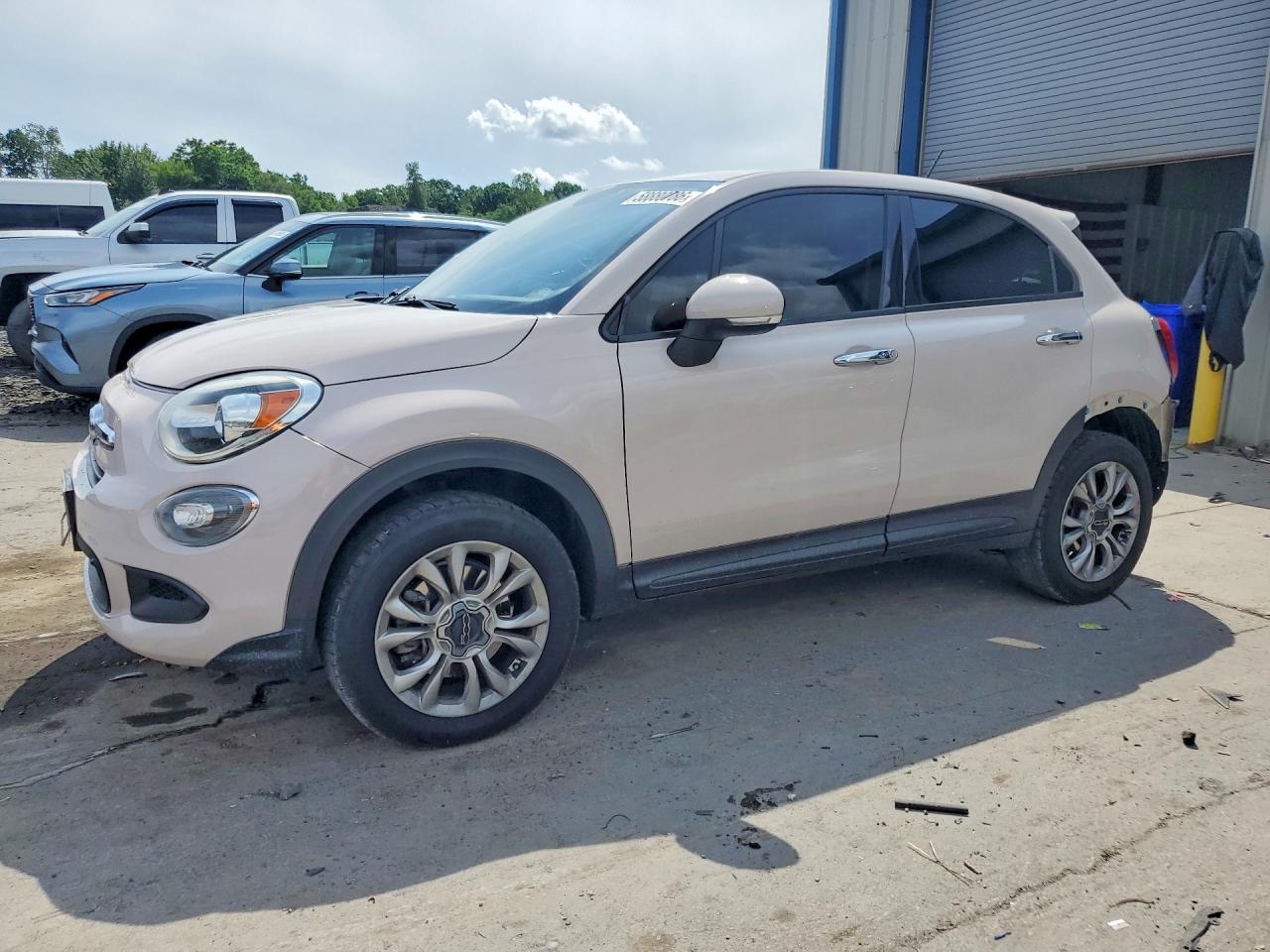 2016 FIAT 500X Easy, VIN ZFBCFYBT3GP382191 — Rear end