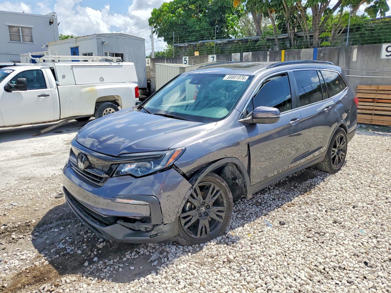 2022 Honda Pilot Special Edition, VIN 5FNYF5H27NB029248 — Бок