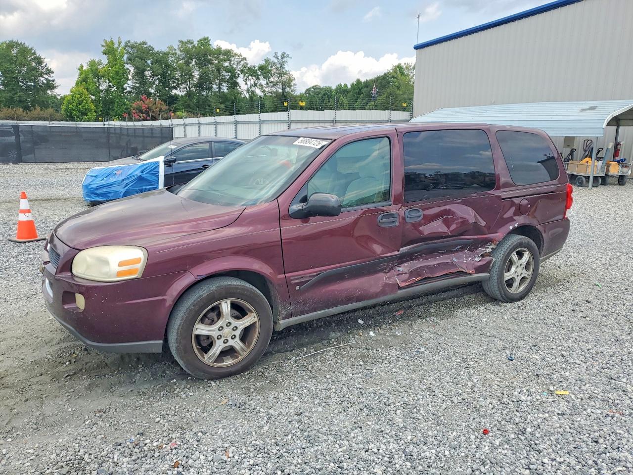 2008 Chevrolet Uplander LS, VIN 1GNDV23188D132180 — Side