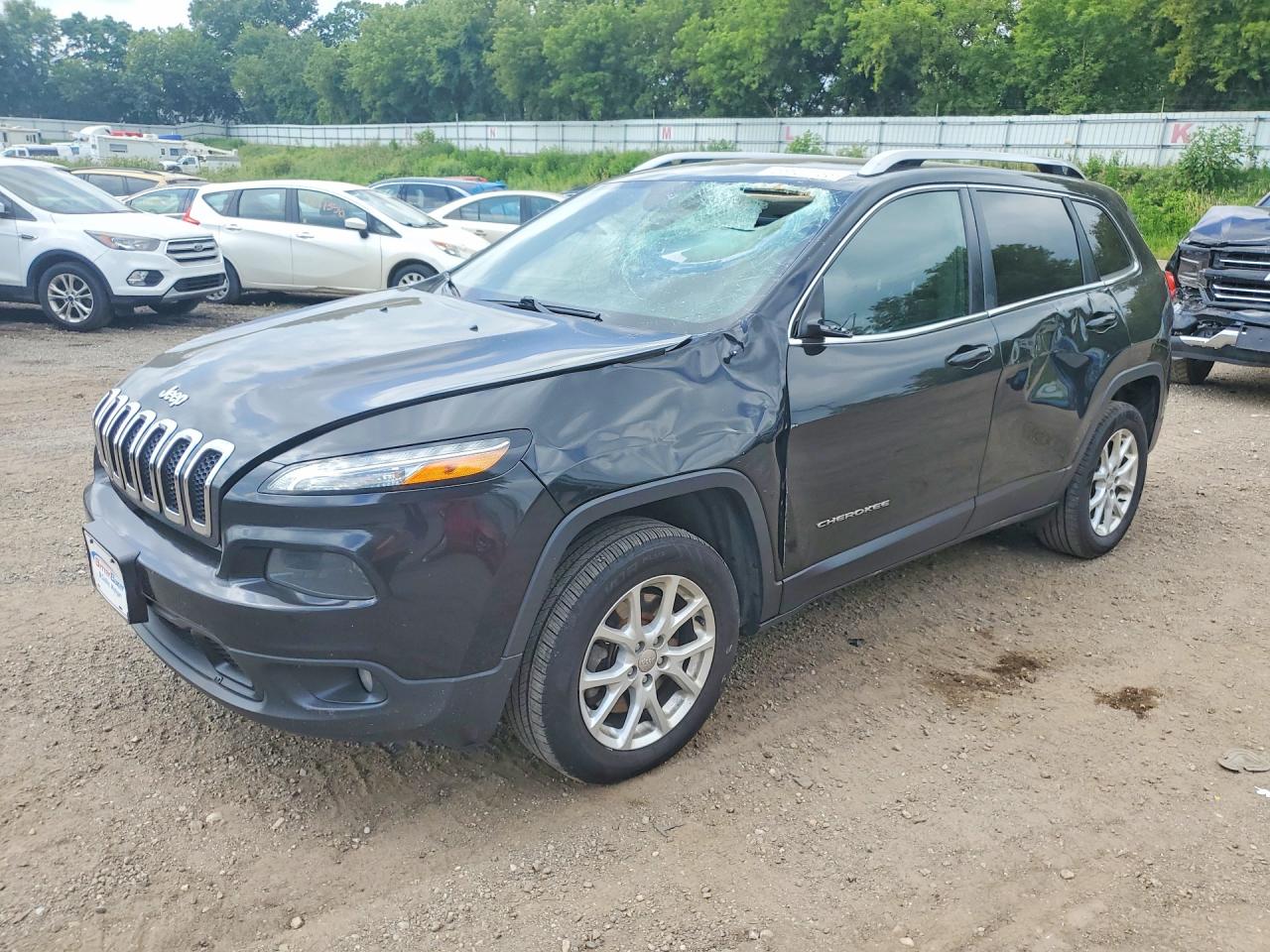 2015 Jeep Cherokee Latitude, VIN 1C4PJLCB6FW682933 — Перед