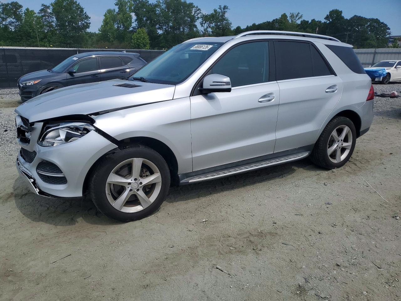 2016 Mercedes-Benz GLE 350, VIN 4JGDA5JB0GA689050 — Front end