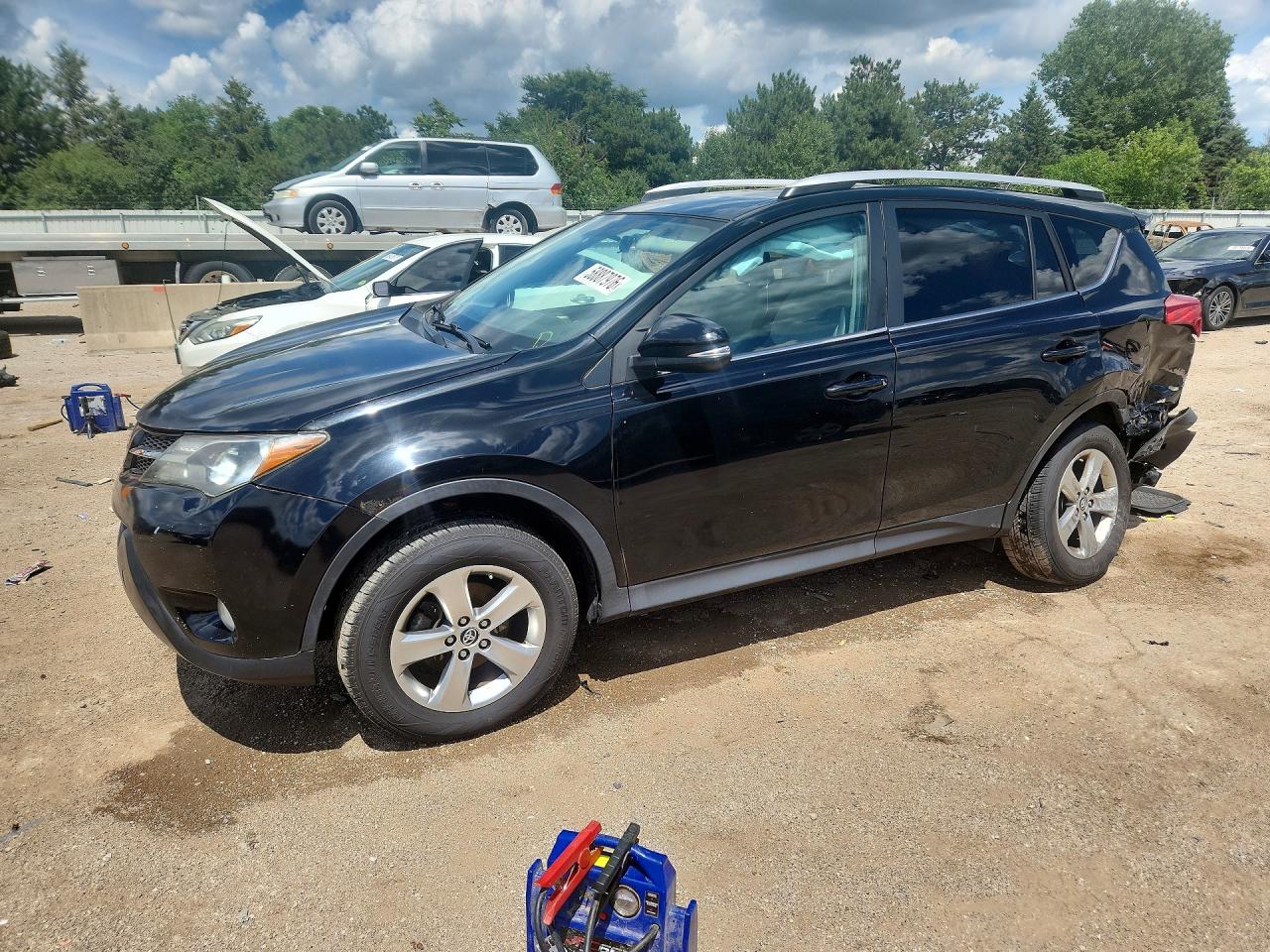 2015 Toyota RAV4 XLE, VIN 2T3RFREV2FW293824 — Rear end