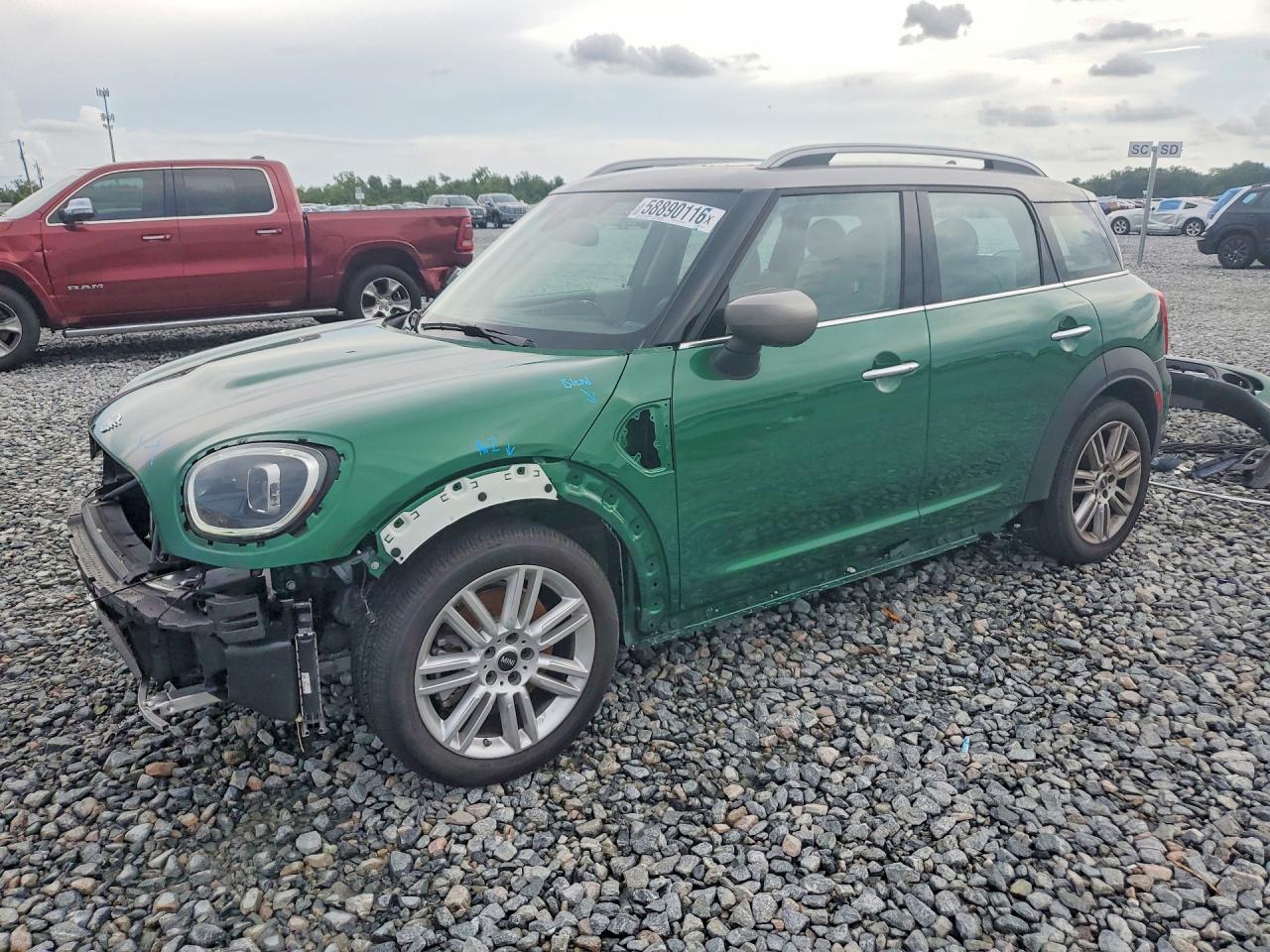 2024 MINI Countryman Cooper S, VIN WMZ53BR06R3R75044 — Перед