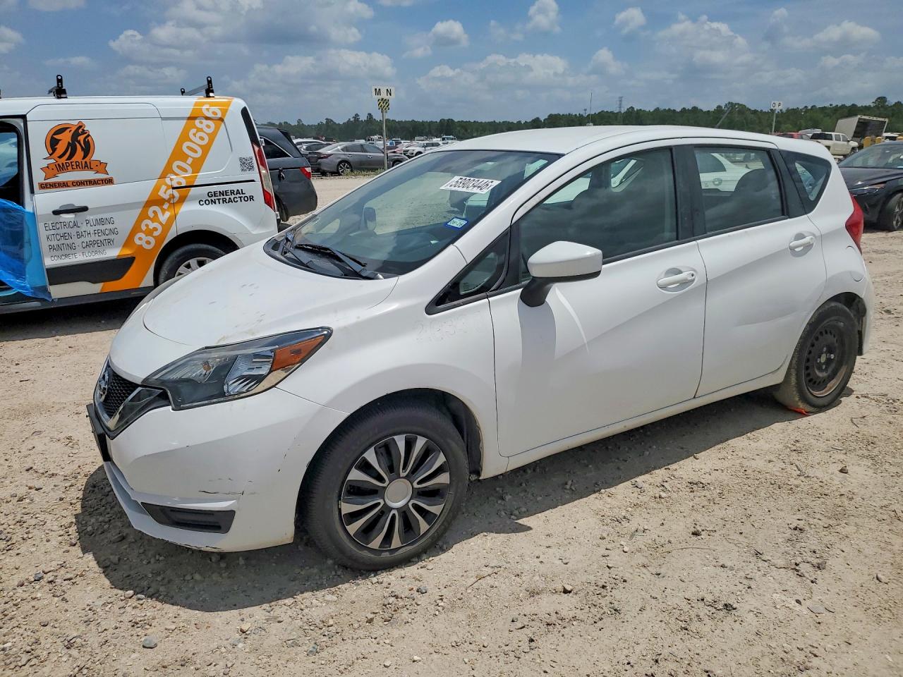 2017 Nissan Note SV, VIN 3N1CE2CP7HL369670 — Minor dents and scratches