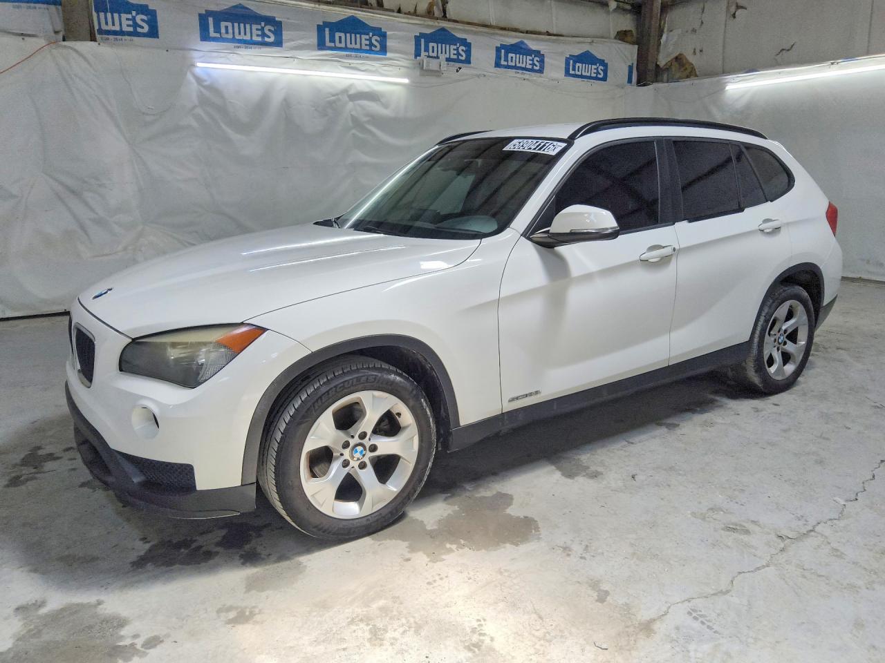2015 BMW X1 sDrive28i, VIN WBAVM1C57FV318150 — Minor dents and scratches