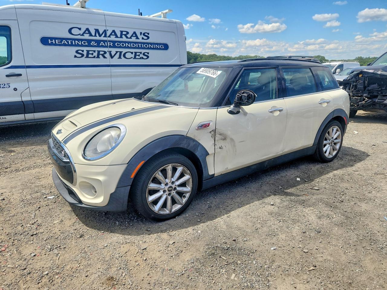 2016 MINI Clubman S, VIN WMWLN9C53G2B31674 — Side
