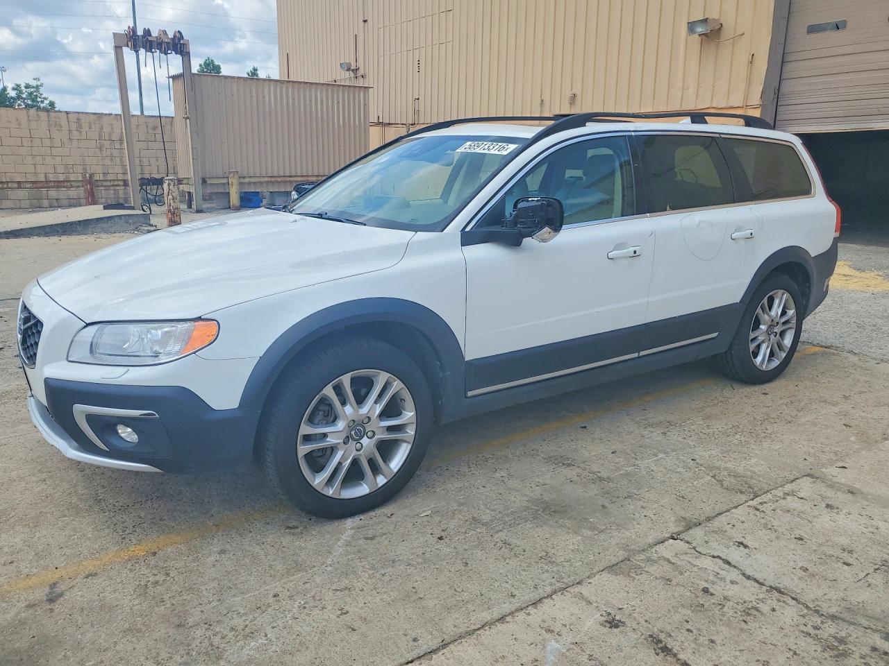 2016 Volvo XC70, VIN YV440MBM7G1270675 — Side