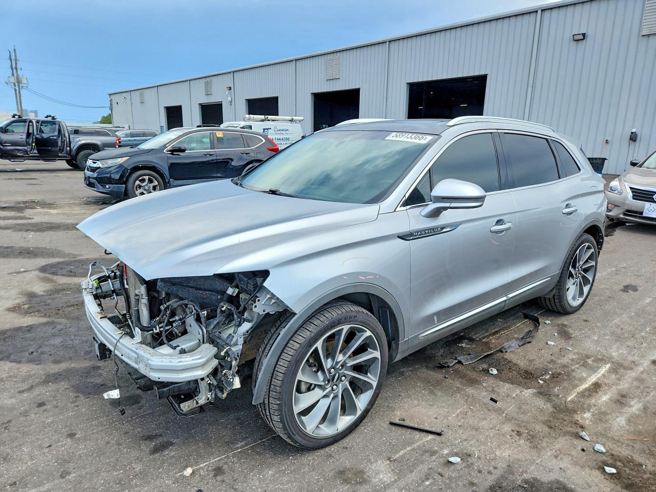 2020 Lincoln Nautilus Reserve, VIN 2LMPJ8KP7LBL03879 — Front end