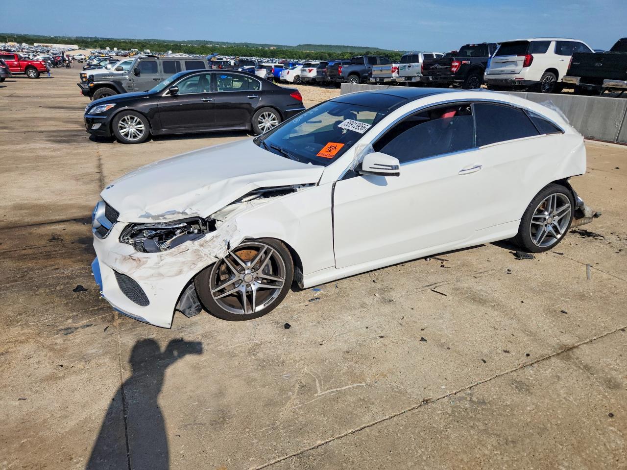 2016 Mercedes-Benz E 400, VIN WDDKJ6FBXGF325673 — Rear end