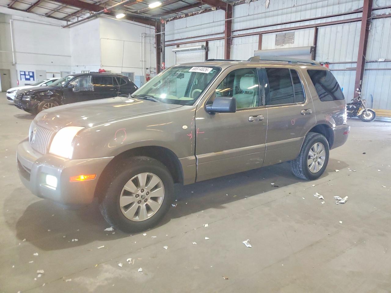 2006 Mercury Mountaineer Convenience, VIN 4M2EU36E36UJ07473 — Rear end