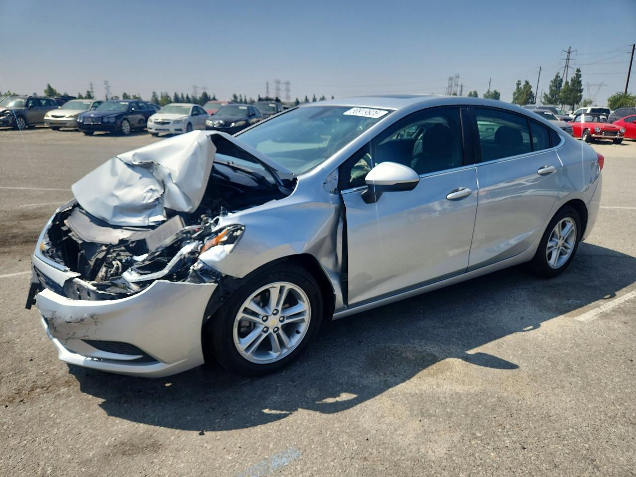2018 Chevrolet Cruze LT, VIN 1G1BE5SM7J7132181 — Перед