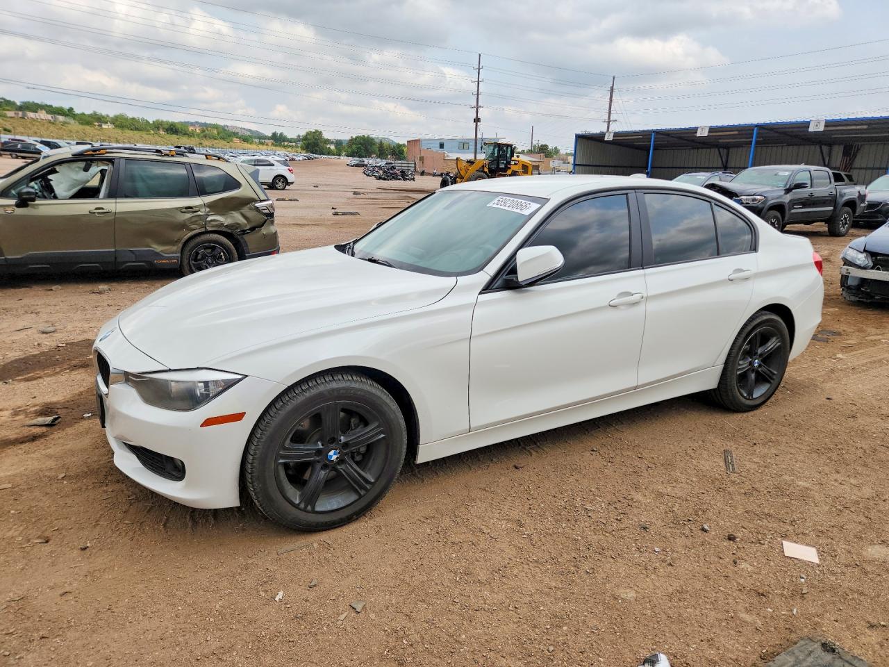 2014 BMW 3 Series 320i xDrive, VIN WBA3C3C5XEP661981 — Side