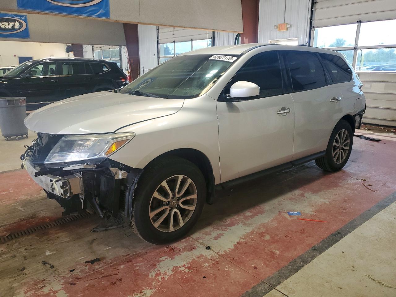 2014 Nissan Pathfinder SL, VIN 5N1AR2MN8EC633326 — Зад