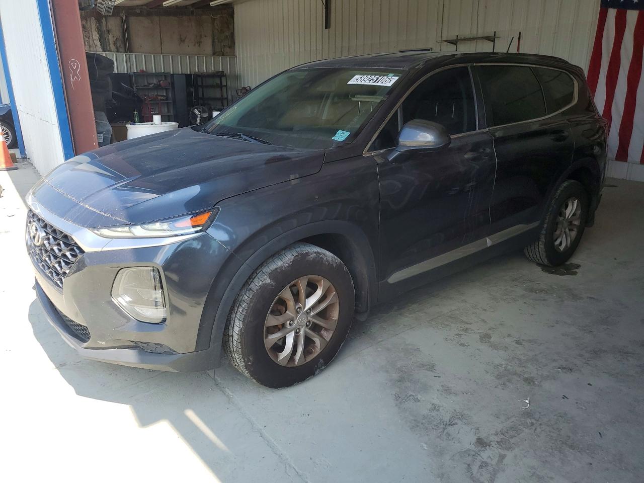 2020 Hyundai Santa Fe SE, VIN 5NMS23AD8LH241525 — Normal wear
