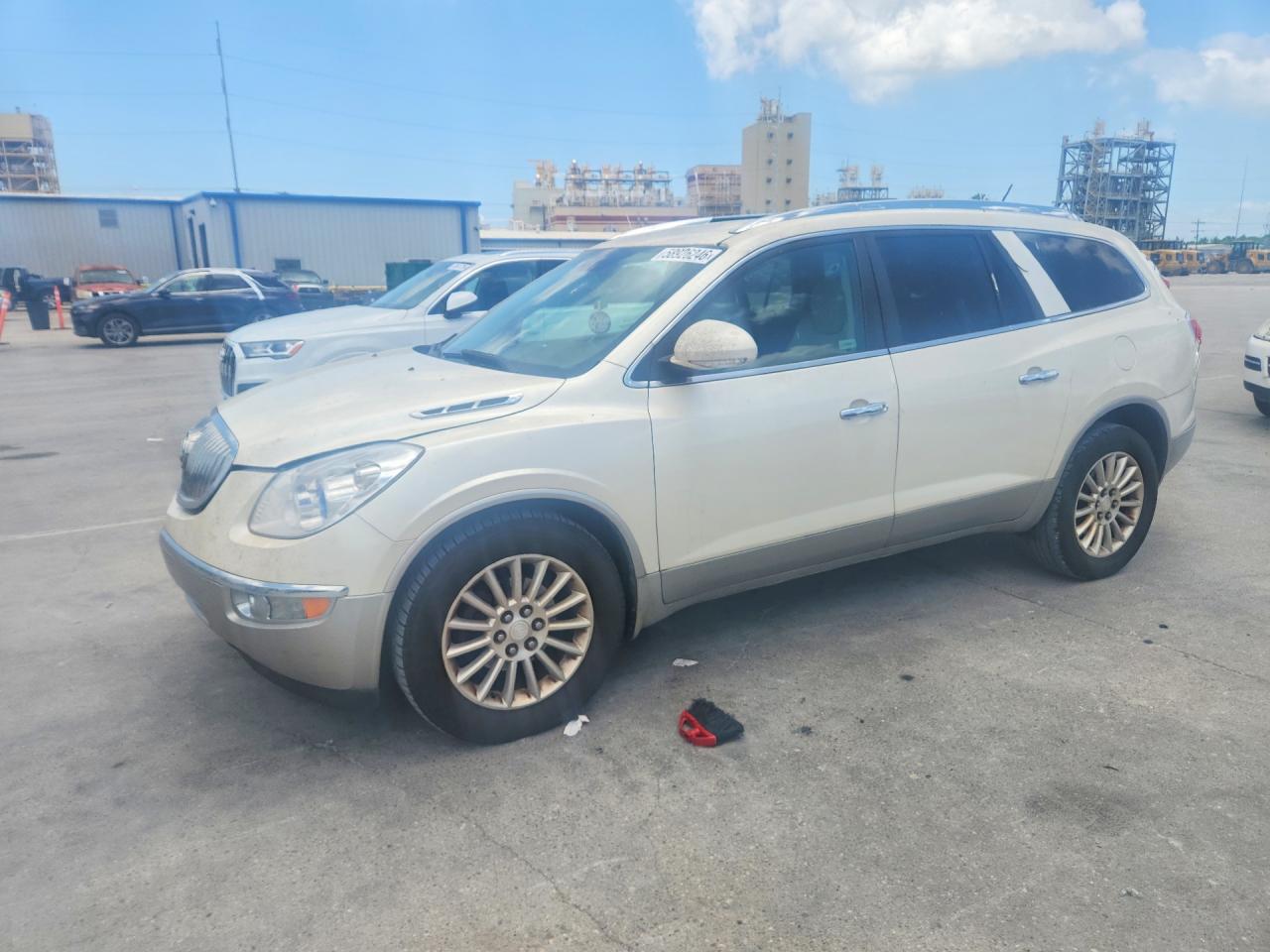 2011 Buick Enclave CXL-1, VIN 5GAKRBED4BJ410451 — Мелкие вмятины и царапины