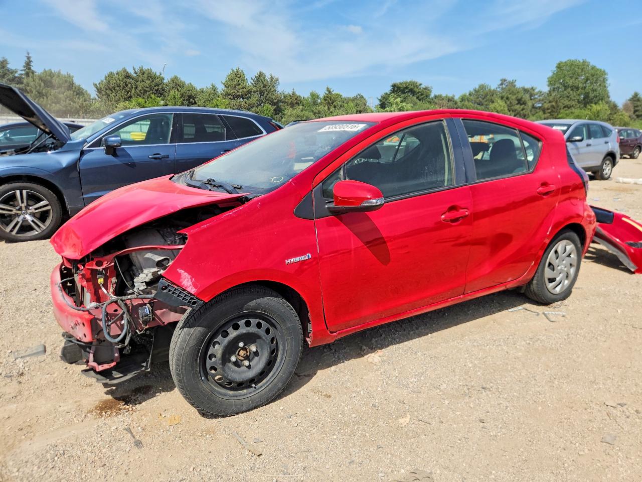 2015 Toyota Prius Two, VIN JTDKDTB32F1581543 — Front end