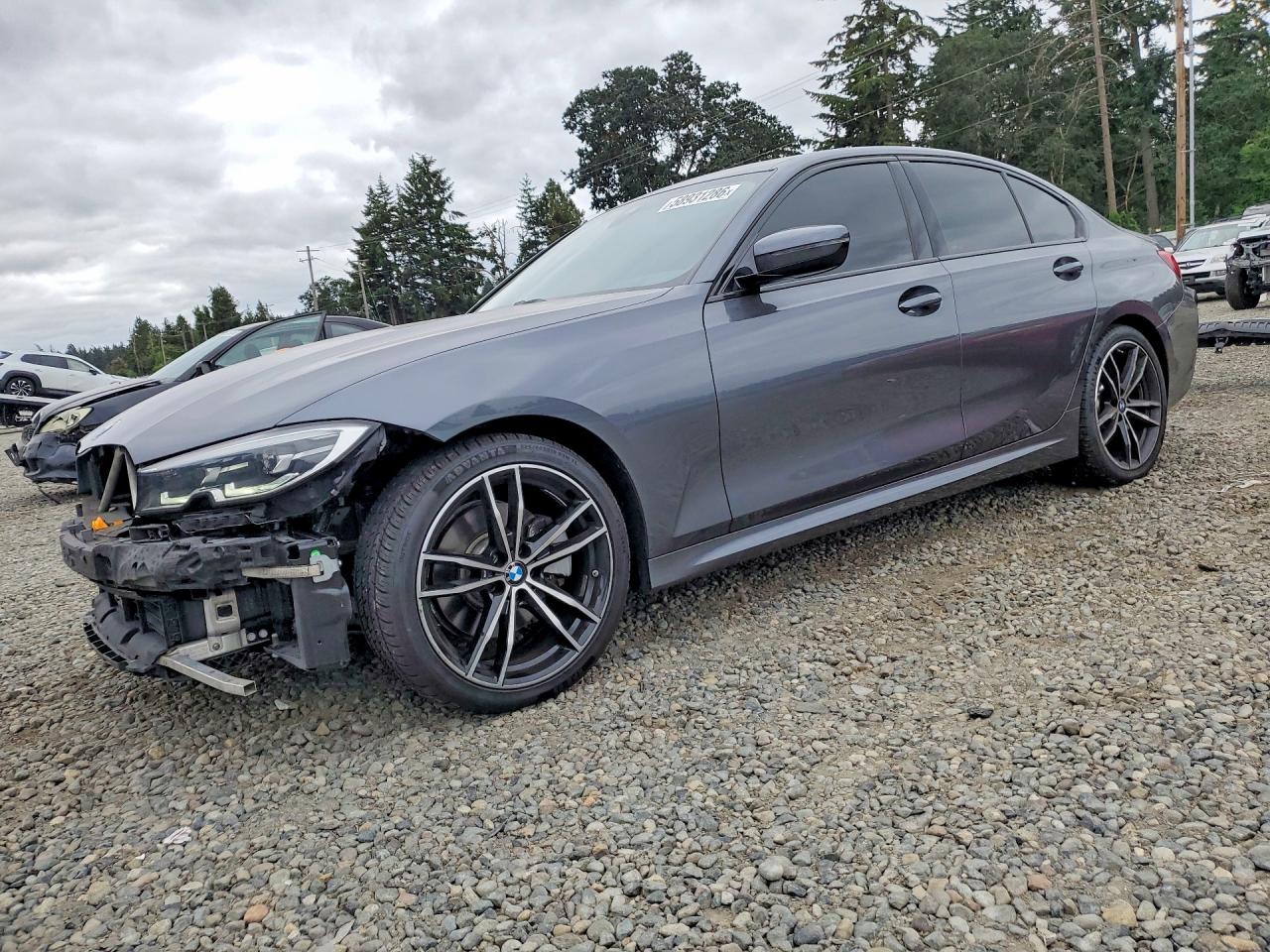 2021 BMW 3 Series 330i xDrive, VIN 3MW5R7J08M8C09305 — Перед