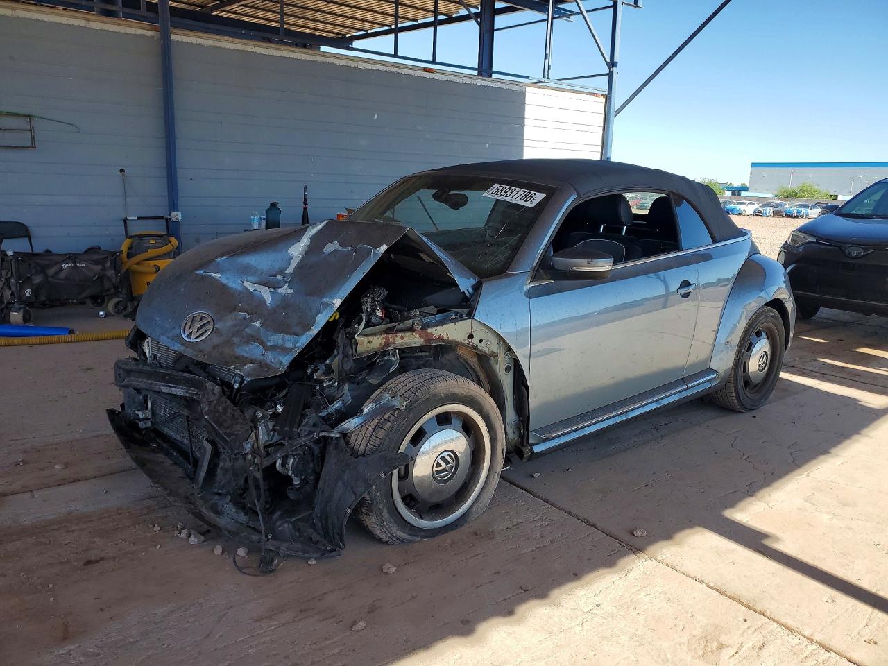 2016 Volkswagen Beetle S, VIN 3VW517AT9GM821249 — Front end