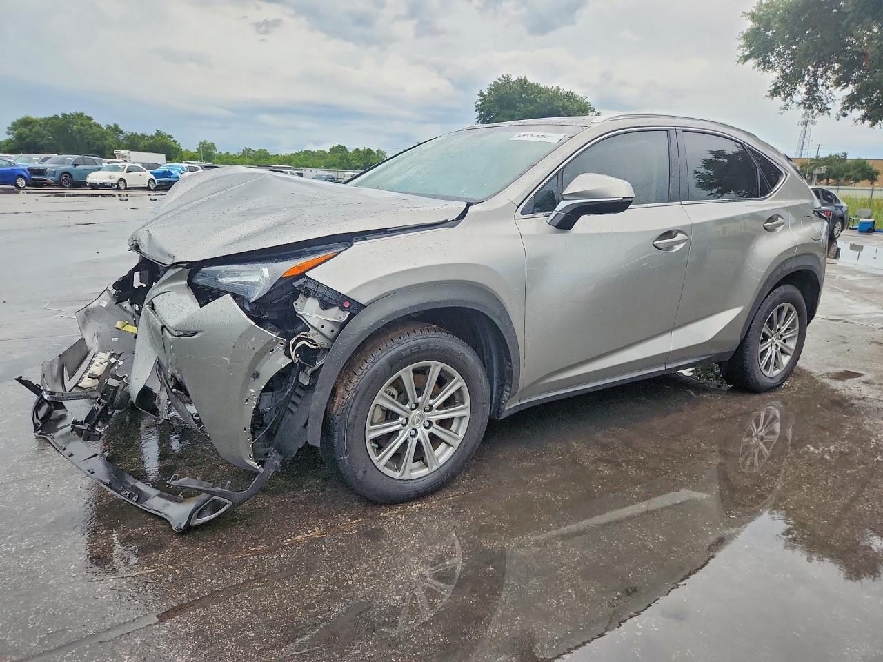 2017 Lexus NX 200t, VIN JTJYARBZ3H2072307 — Перед