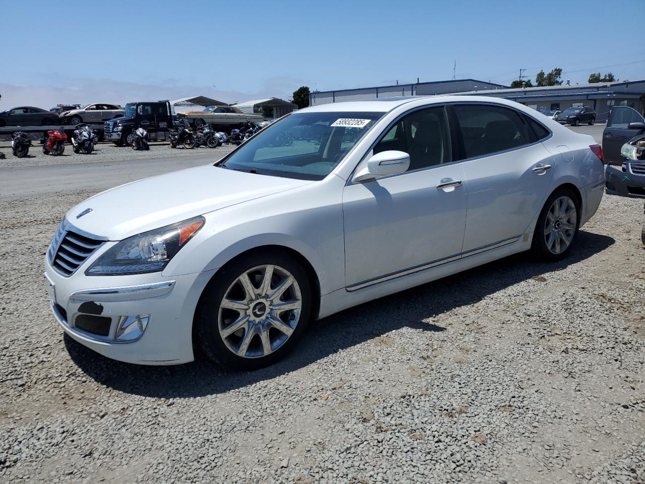 2012 Hyundai Equus Signature, VIN KMHGH4JH0CU056614 — Side