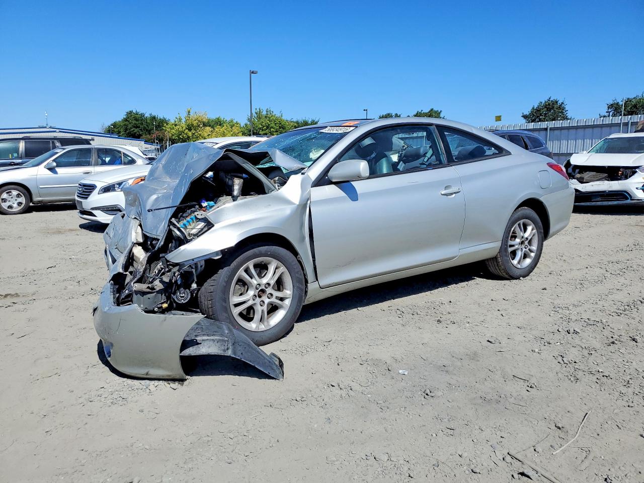 2004 Toyota Solara SLE, VIN 4T1CE30PX4U837877 — Front end