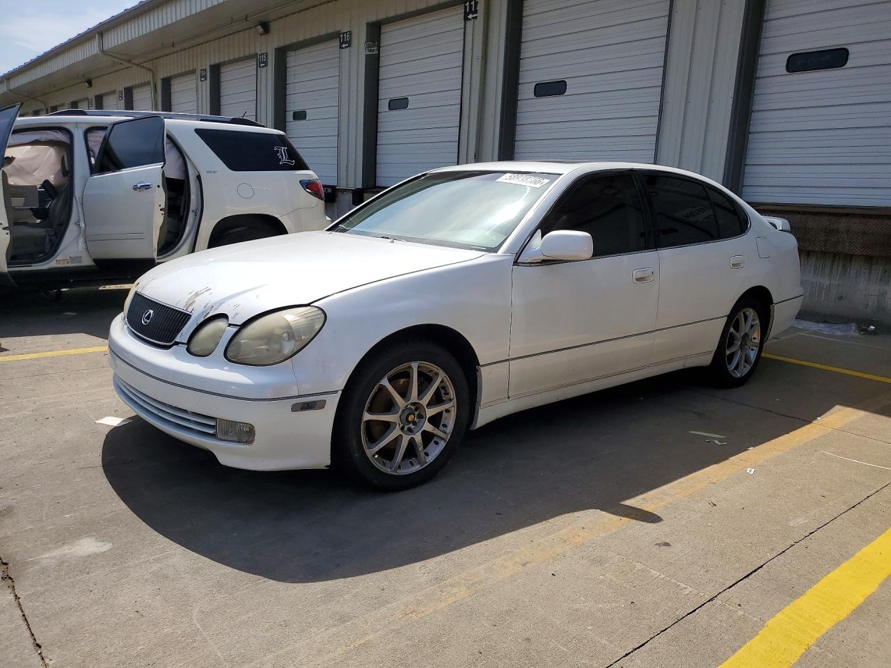 2000 Lexus GS 400, VIN JT8BH68X2Y0022680 — Minor dents and scratches