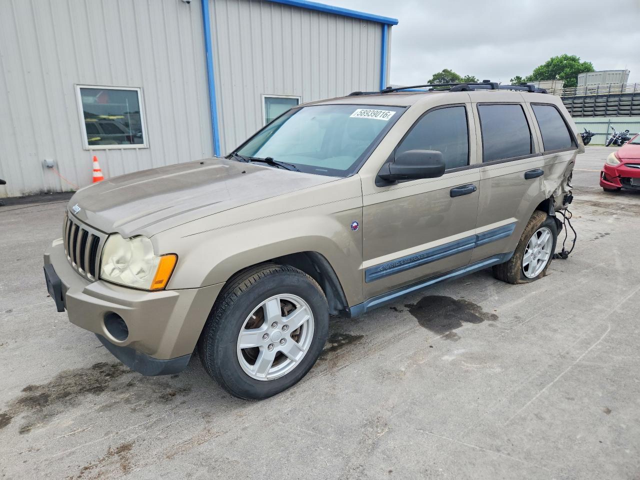 2005 Jeep Grand Cherokee Laredo, VIN 1J4GR48K85C640703 — Rear end