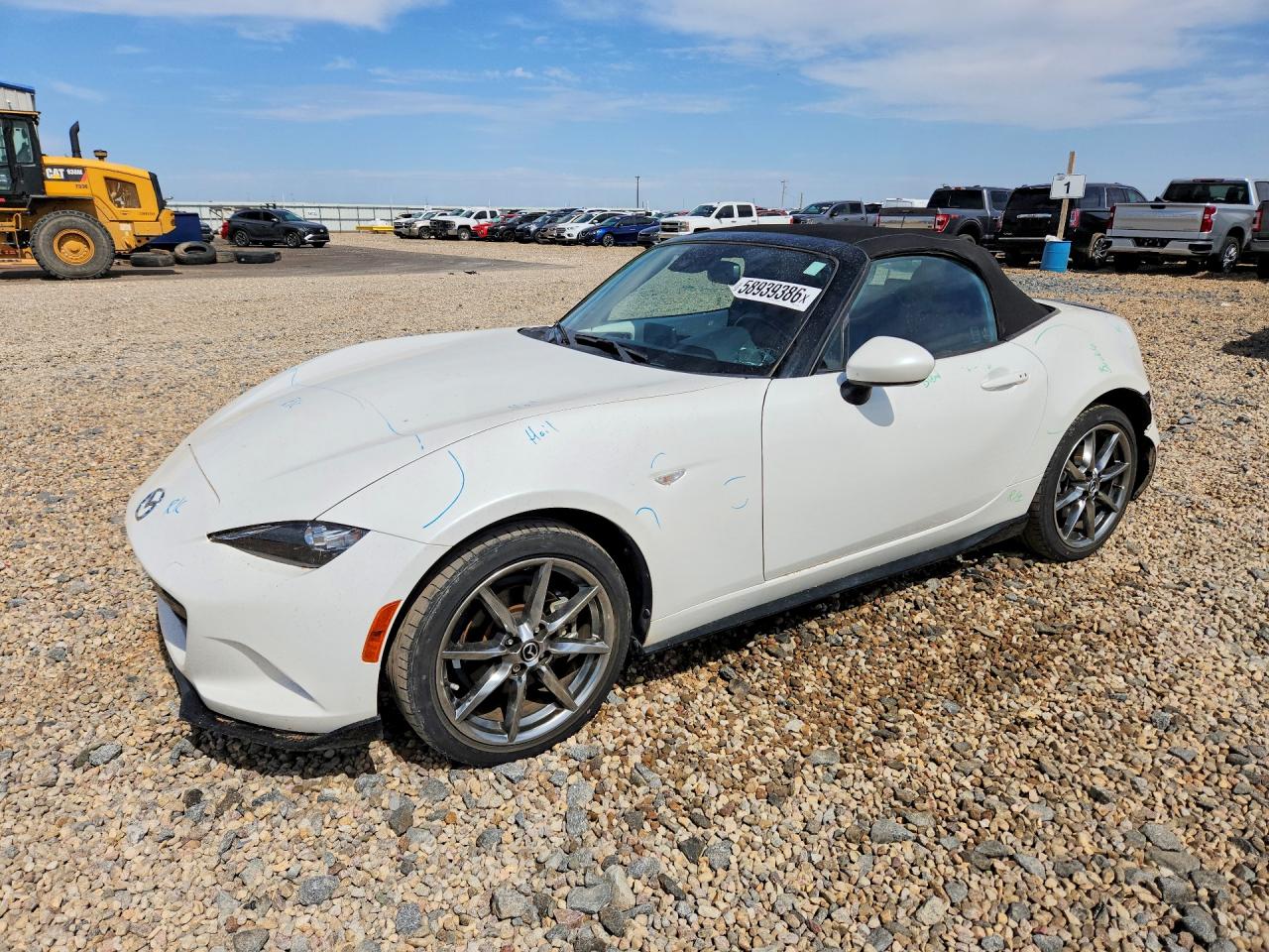 2022 Mazda MX-5 Miata Grand Touring, VIN JM1NDAD77N0503877 — Front end