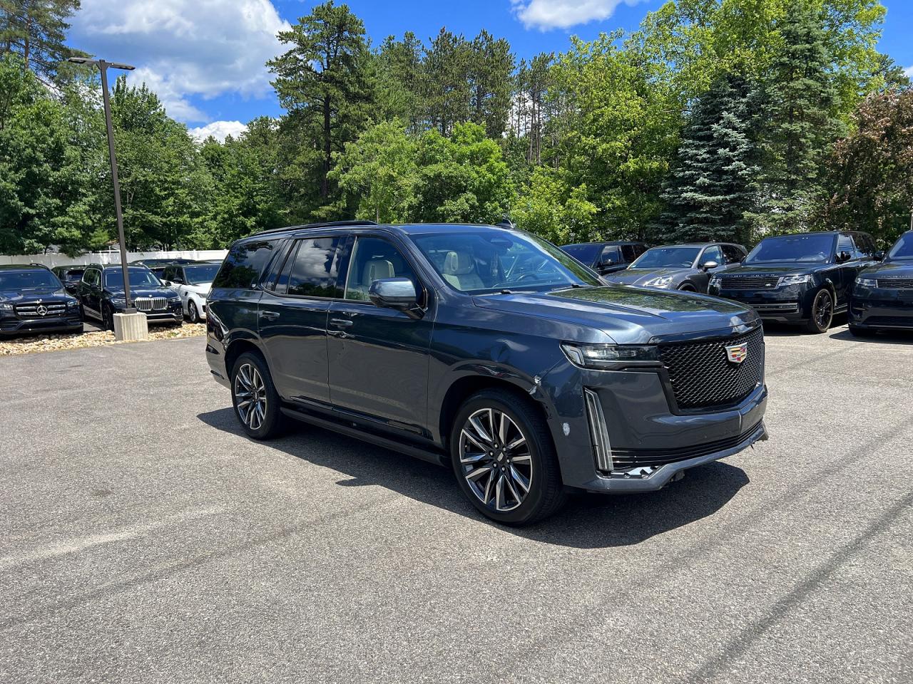 2021 Cadillac Escalade Sport, VIN 1GYS3FKL5MR322512 — Minor dents and scratches