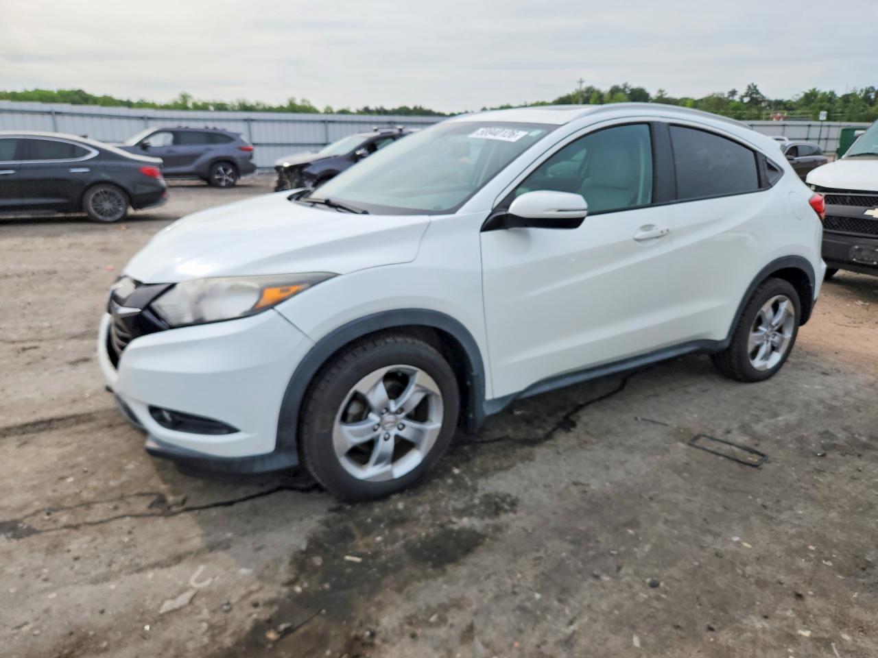 2016 Honda HR-V EX-L, VIN 3CZRU6H73GM735394 — Front end