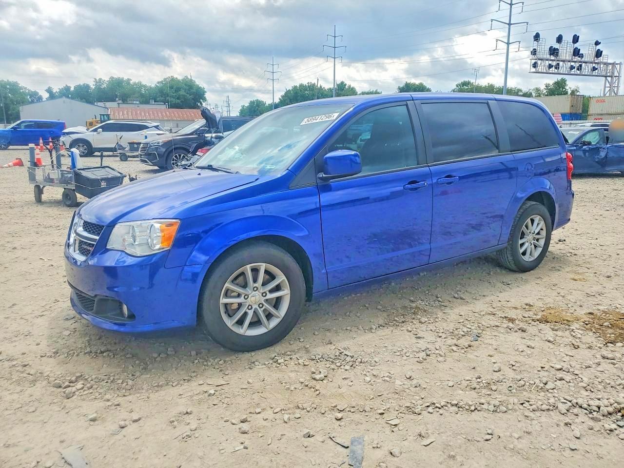 2020 Dodge Grand Caravan SE Plus, VIN 2C4RDGBG6LR237133 — Перед