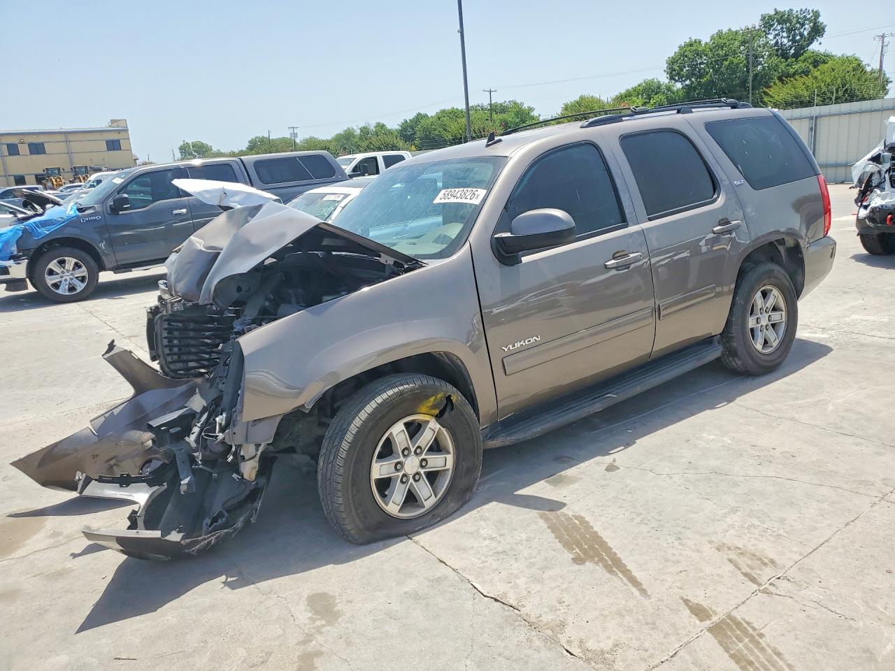 2013 GMC Yukon SLT, VIN 1GKS1CE01DR177680 — Front end