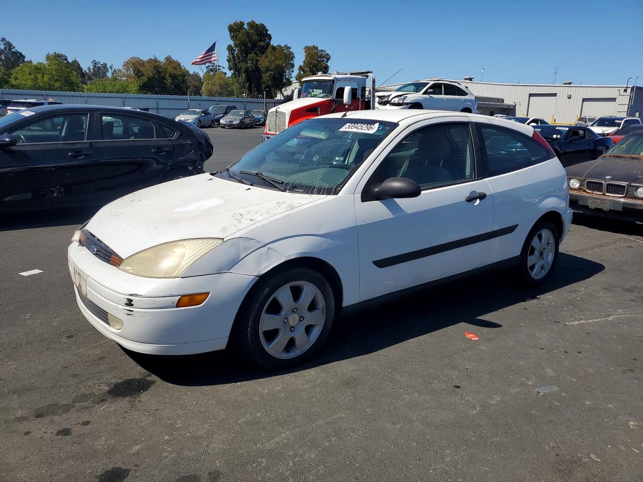 2001 Ford Focus ZX3, VIN 3FAFP31331R117742 — Перед