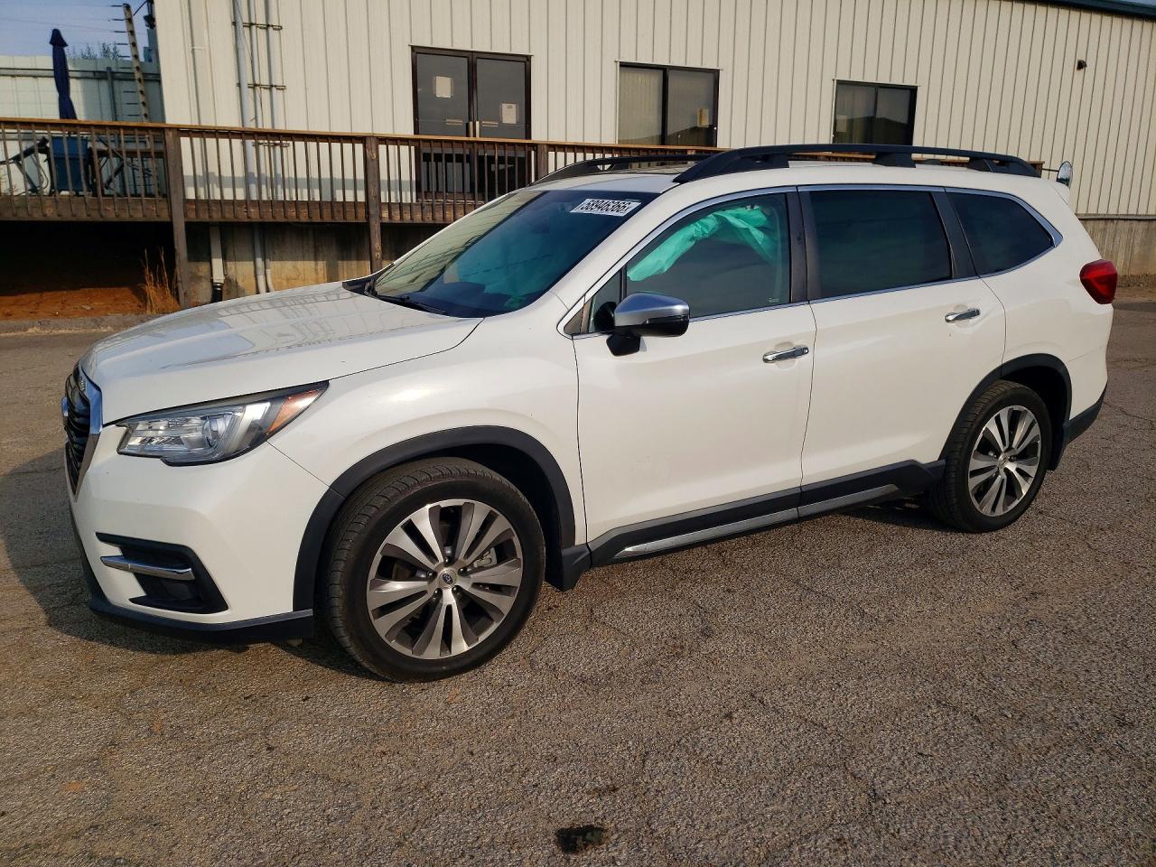 2020 Subaru Ascent Touring, VIN 4S4WMARDXL3457682 — Side