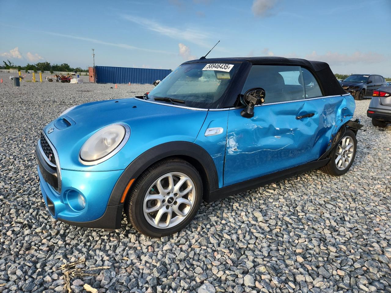 2018 MINI Convertible Cooper S, VIN WMWWG9C58J3E39013 — Бок