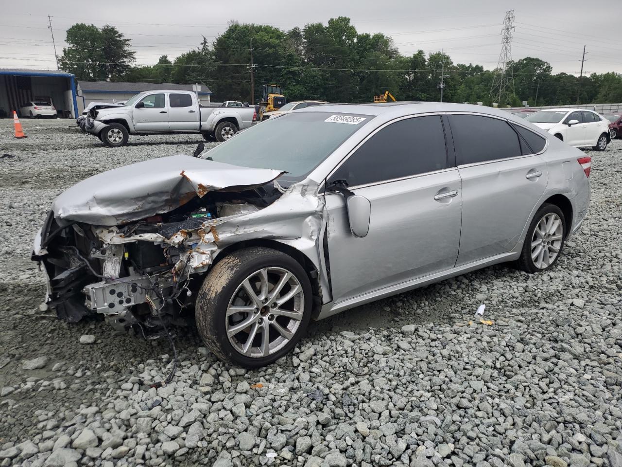 2013 Toyota Avalon XLE, VIN 4T1BK1EB1DU069129 — Front end