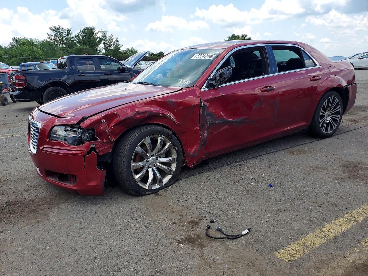 2013 Chrysler 300 S, VIN 2C3CCABG2DH558068 — Front end