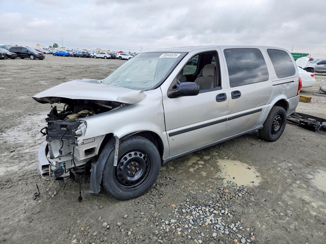 2008 Chevrolet Uplander LS, VIN 1GNDV23W08D181126 — Front end