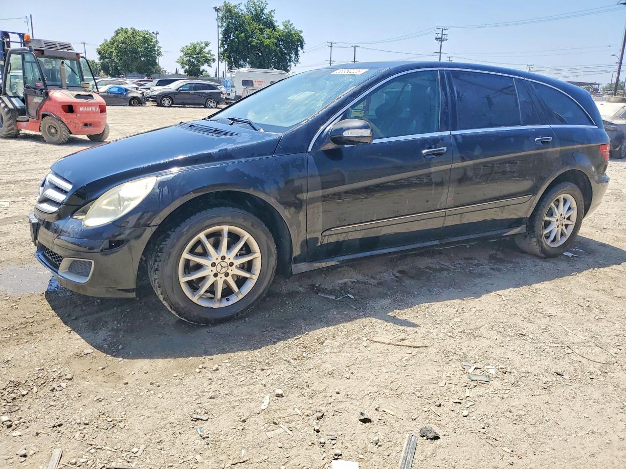 2006 Mercedes-Benz R 3.5L, VIN 4JGCB65E86A006190 — Minor dents and scratches