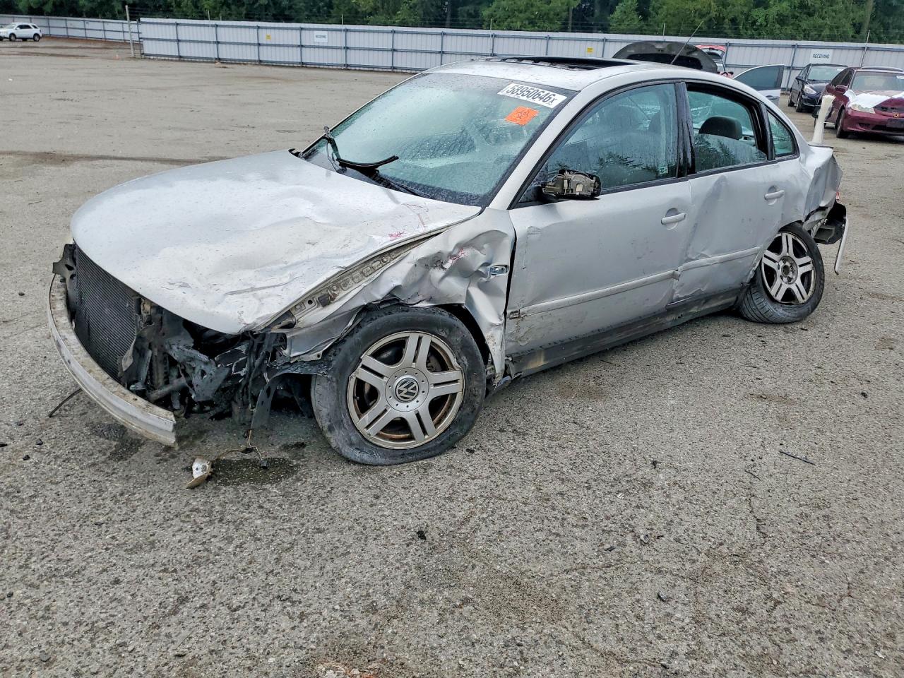2000 Volkswagen Passat, VIN WVWUH23B1YE395338 — Front end