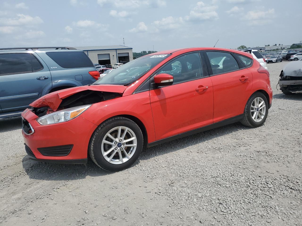 2016 Ford Focus SE, VIN 1FADP3K27GL231019 — Front end