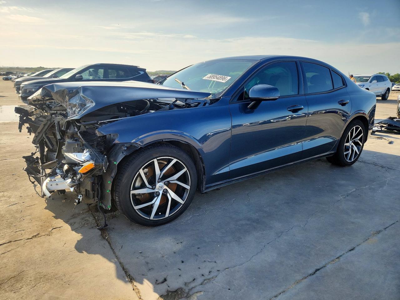 2020 Volvo S60 Momentum, VIN 7JRA22TK1LG072801 — Front end