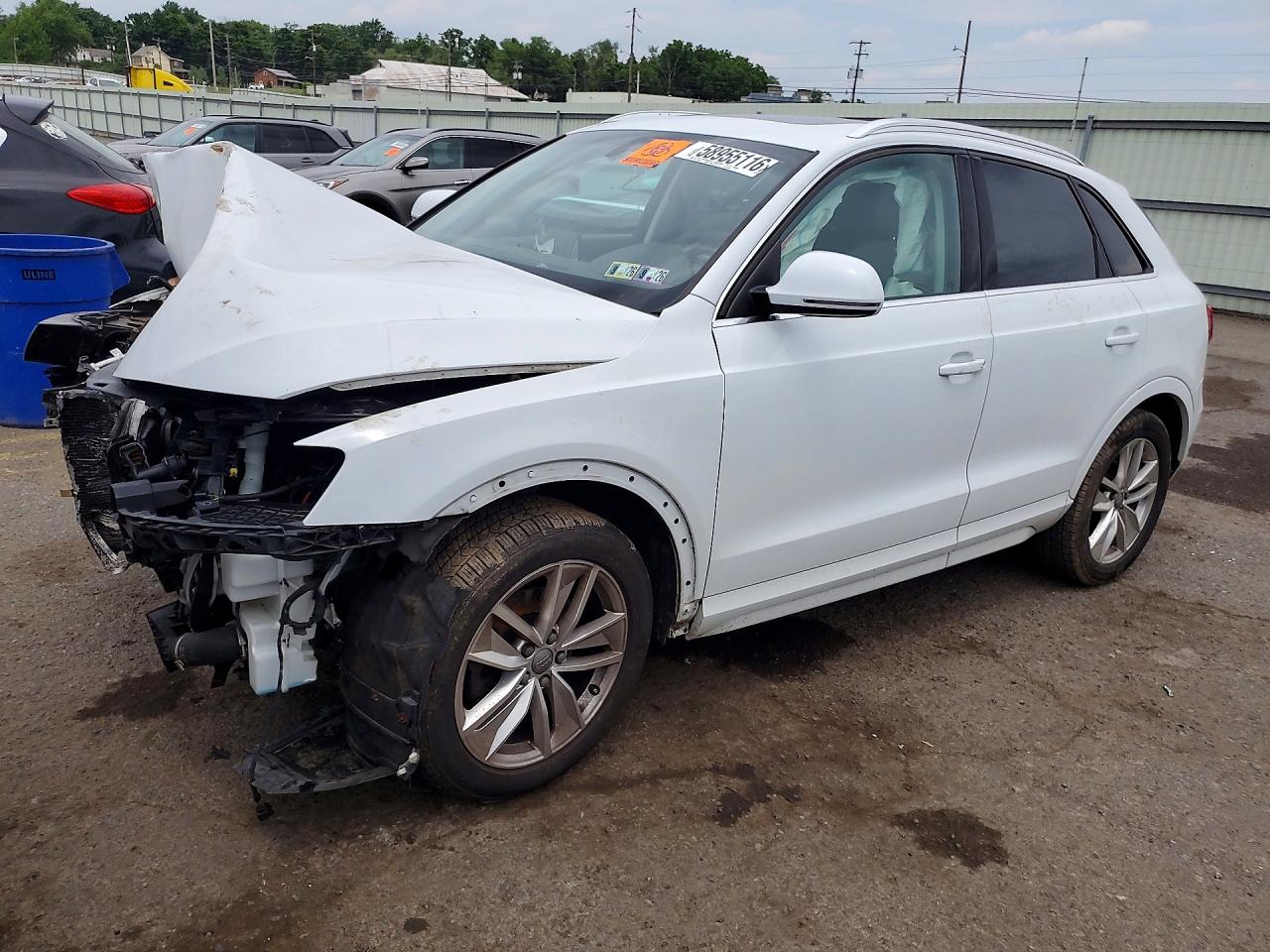 2016 Audi Q3 Premium Plus, VIN WA1EFCFSXGR010100 — Front end